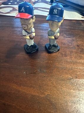 Atlanta braves & NY Yankees Baseball Team Bobblehead Figurines
